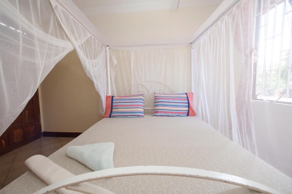 Basic Double Room photo 2