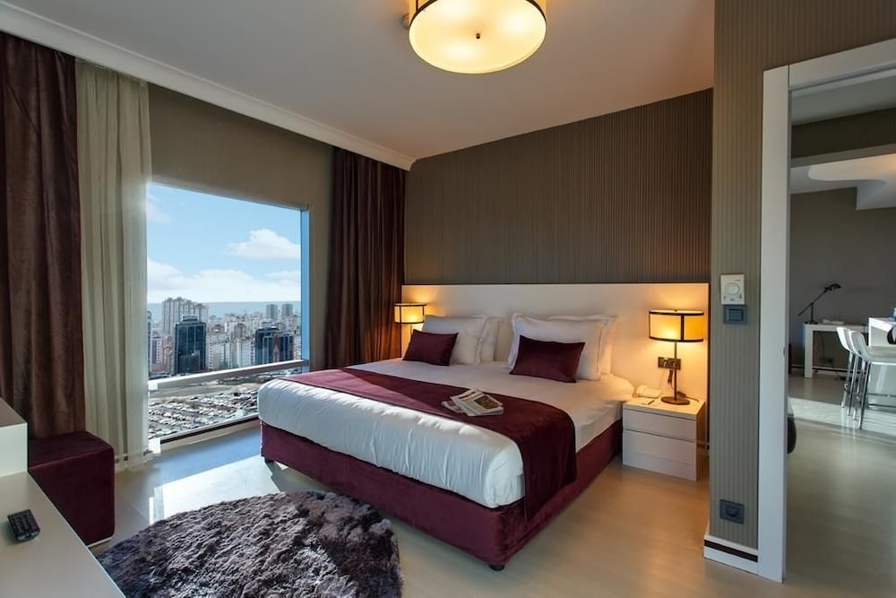 Deluxe Suite photo 2