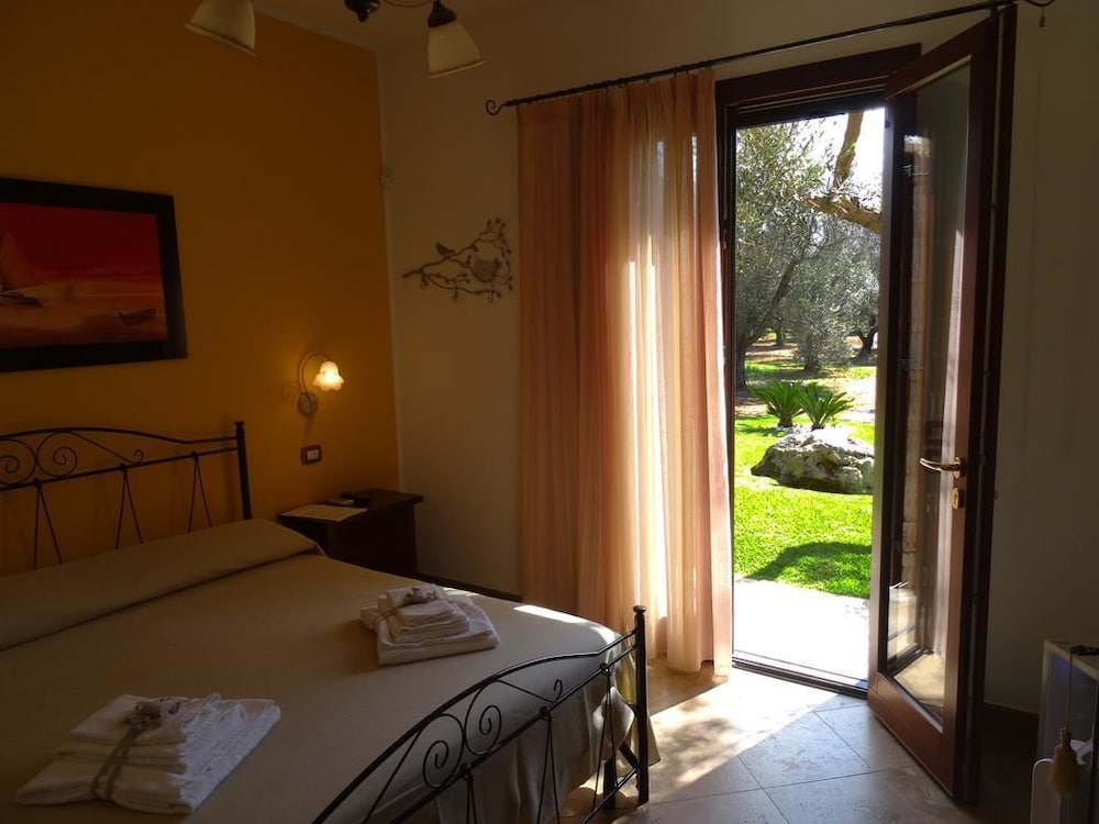 Classic Room, Garden View