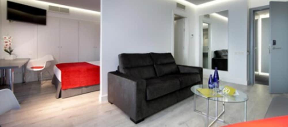 Superior Double Room Single Use, Terrace (with terrace) thumbnail 5