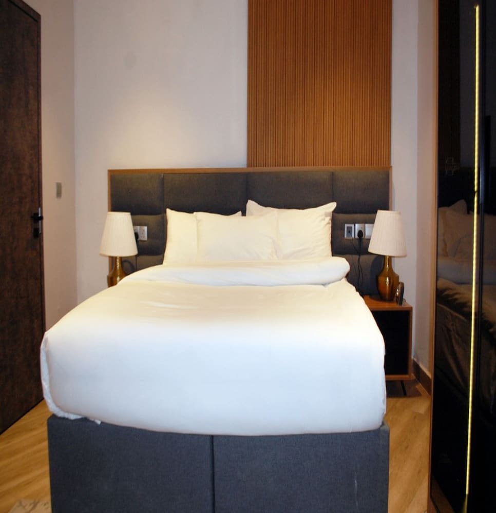 Deluxe Room - Photo 3