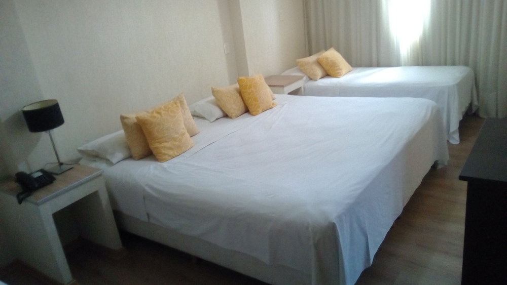 Suite, Jetted Tub, (Triple) photo 1