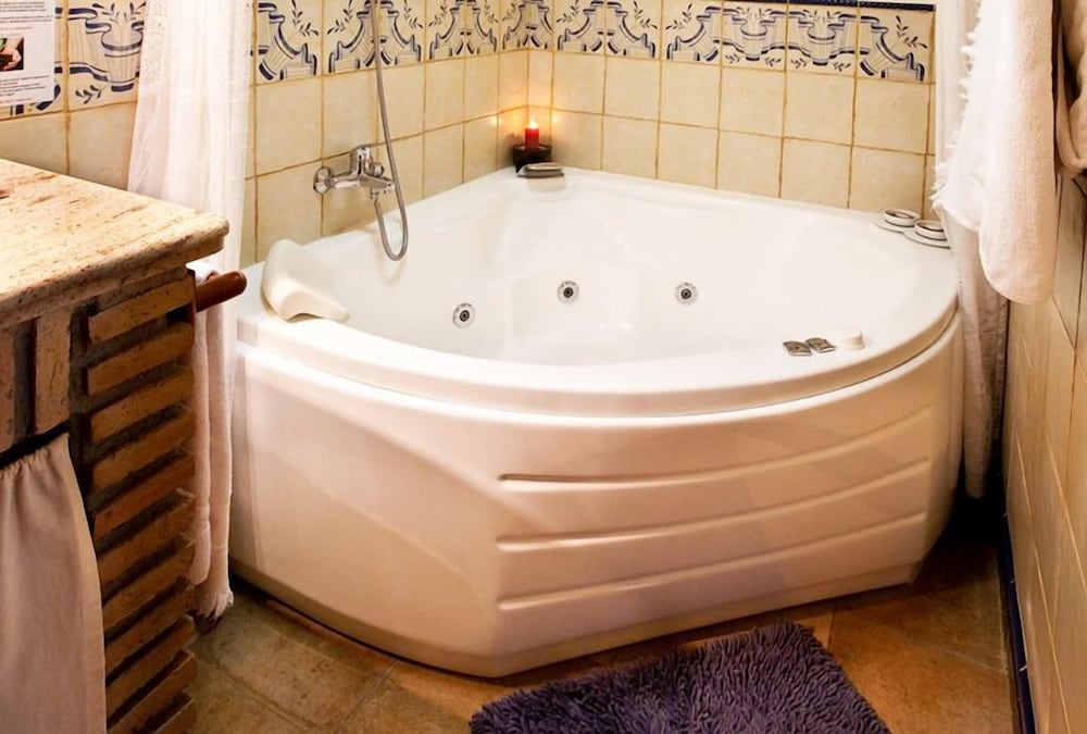 Junior Suite, Jetted Tub, Valley View photo 3
