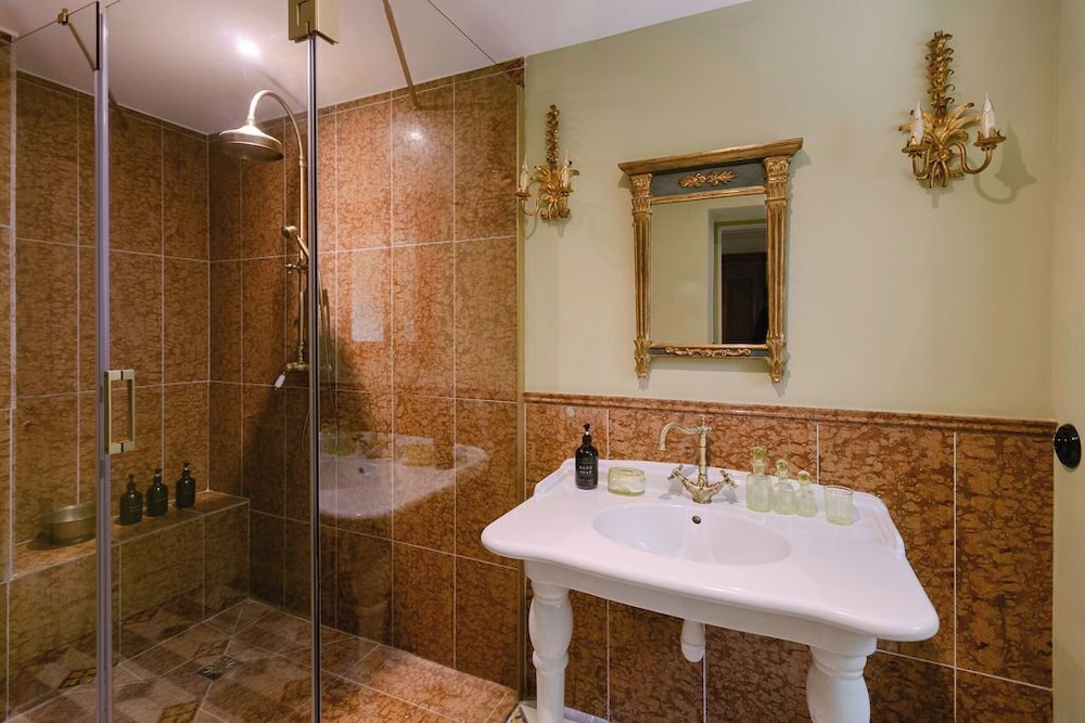 Deluxe Double Room, Pool View photo 3