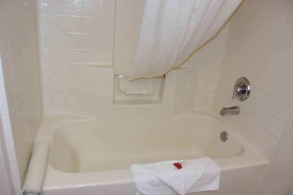Standard Room, 1 Queen Bed - Photo 7