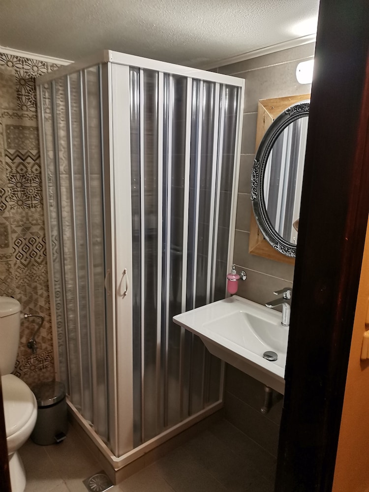 Classic Triple Room, 1 Bedroom, Non Smoking photo 3