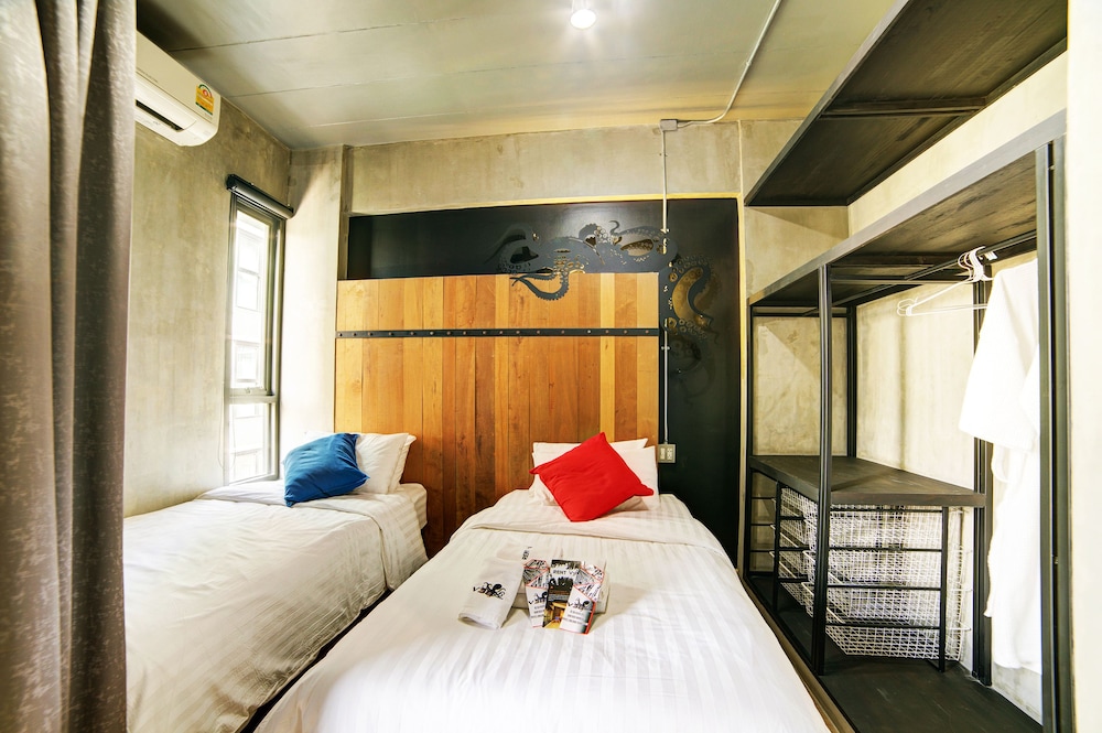 Design Twin Room, Balcony, City View photo 1