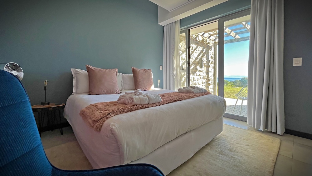 Luxury Double or Twin Room photo 3