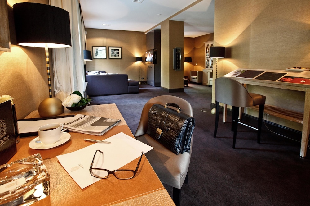 Deluxe Double or Twin Room, Sea View photo 2