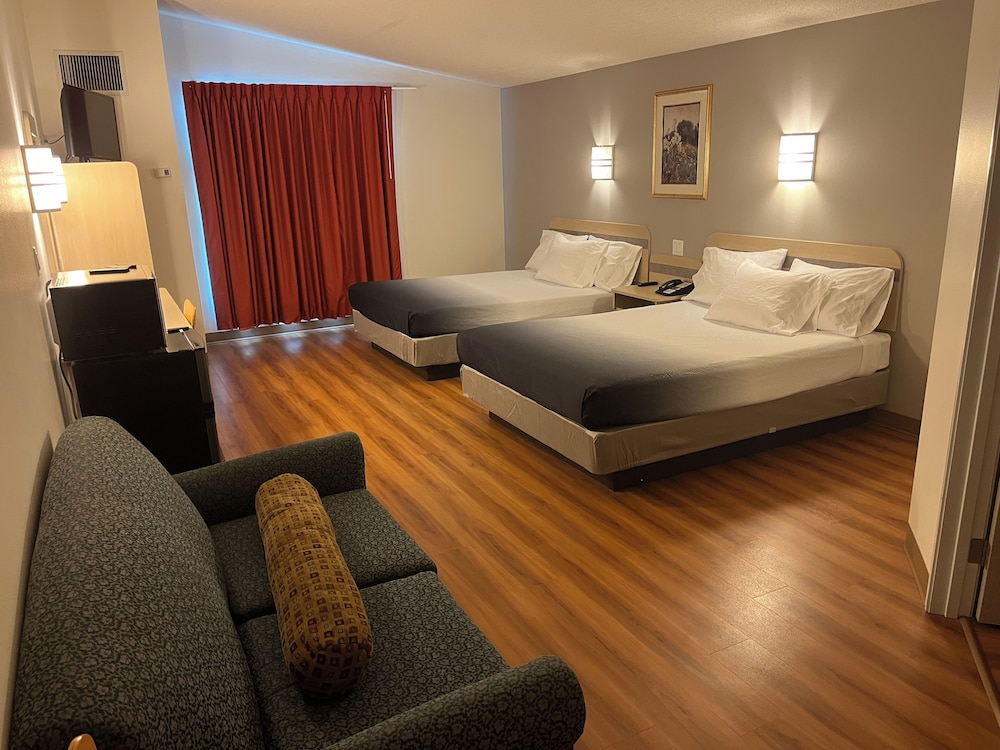 Suite, Multiple Beds, Non Smoking photo 1