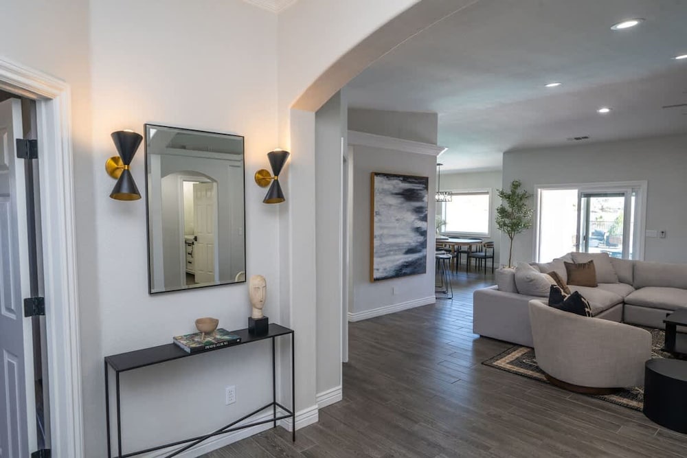 Villa de Luxe Lake Havasu avec Piscine, Foyer et Vues, Photo 23
