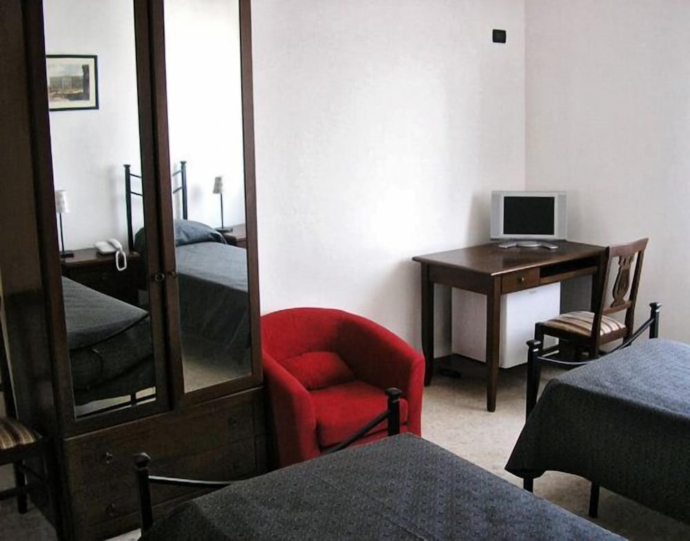 Double or Twin Room photo 2