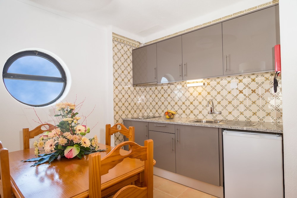 Family Apartment, 1 Bedroom - Photo 9