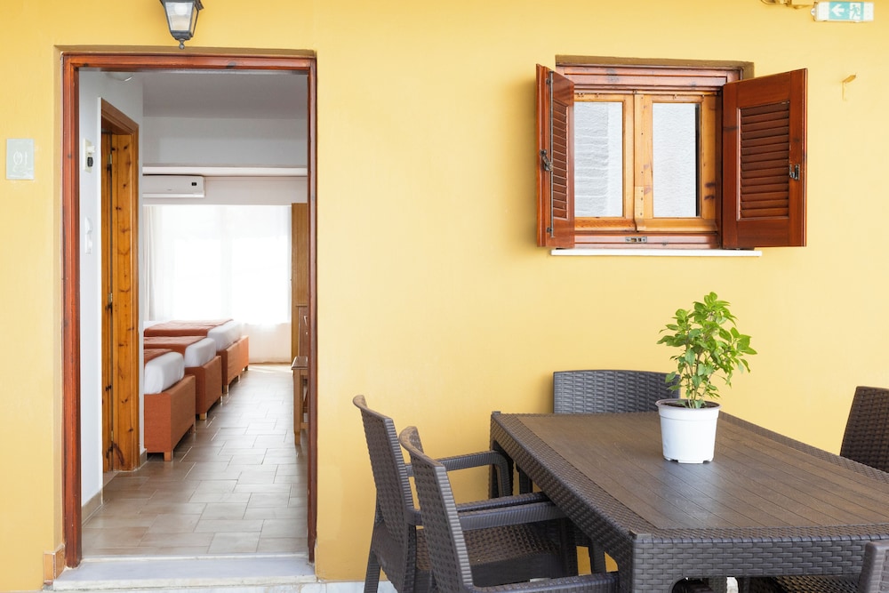 Family Quadruple Room, Courtyard View