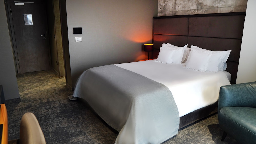 Superior Single Room, 1 Queen Bed