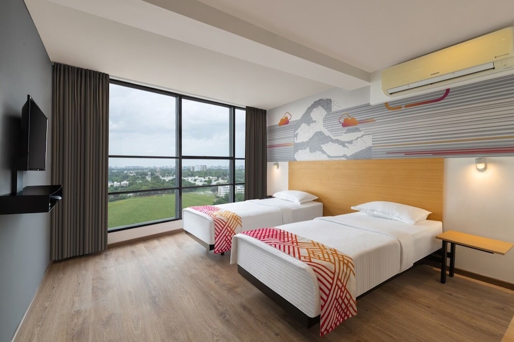Luxe Twin Room - Photo 1
