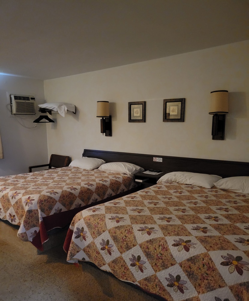 Traditional Double Or Twin Room photo 3