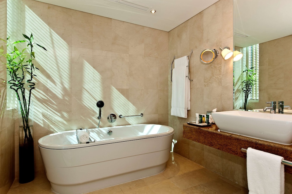 Premier Suite, 1 King Bed, Sea View - Photo 4