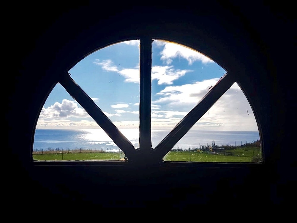 Traditional Cottage, 2 Double Beds, Non Smoking, Sea View photo 1