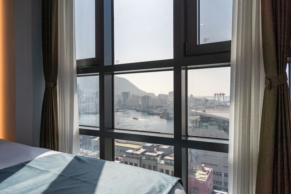 Deluxe Twin Room, Sea View - Photo 3