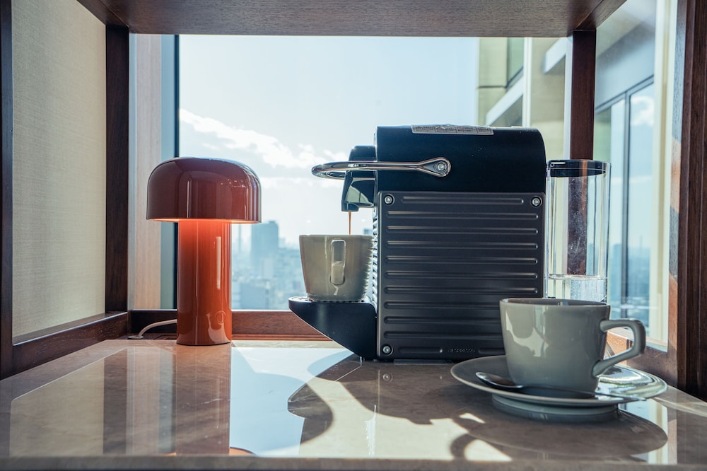 AOYAMA Suite King with City view, Non Smoking thumbnail 5