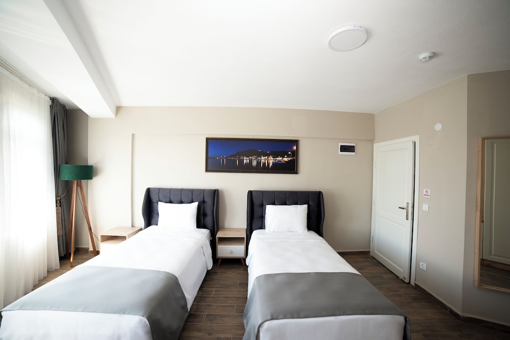 Twin Room - Photo 1