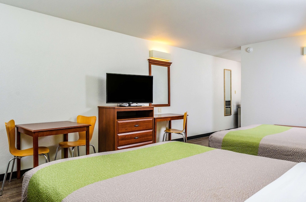 Deluxe Room, 2 Queen Beds, Non Smoking, Kitchenette photo 1