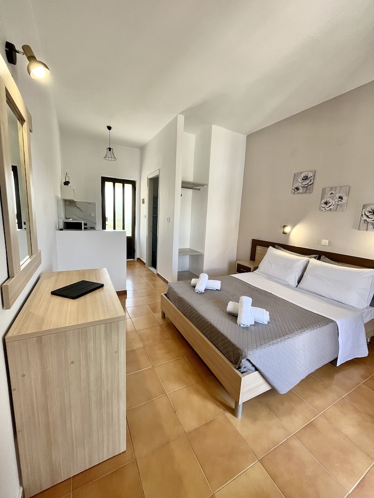 Superior Double Room, Balcony, Sea View photo 2