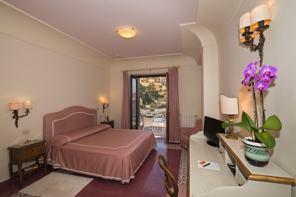 Superior Double Room, Terrace, Sea View - Photo 2