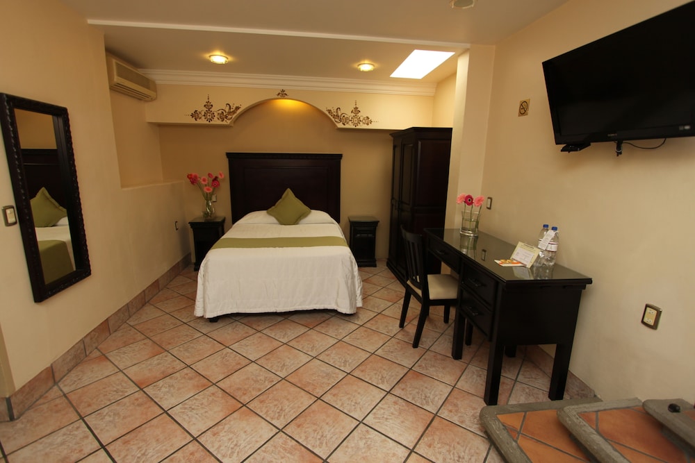Superior Suite, Non Smoking - Photo 2