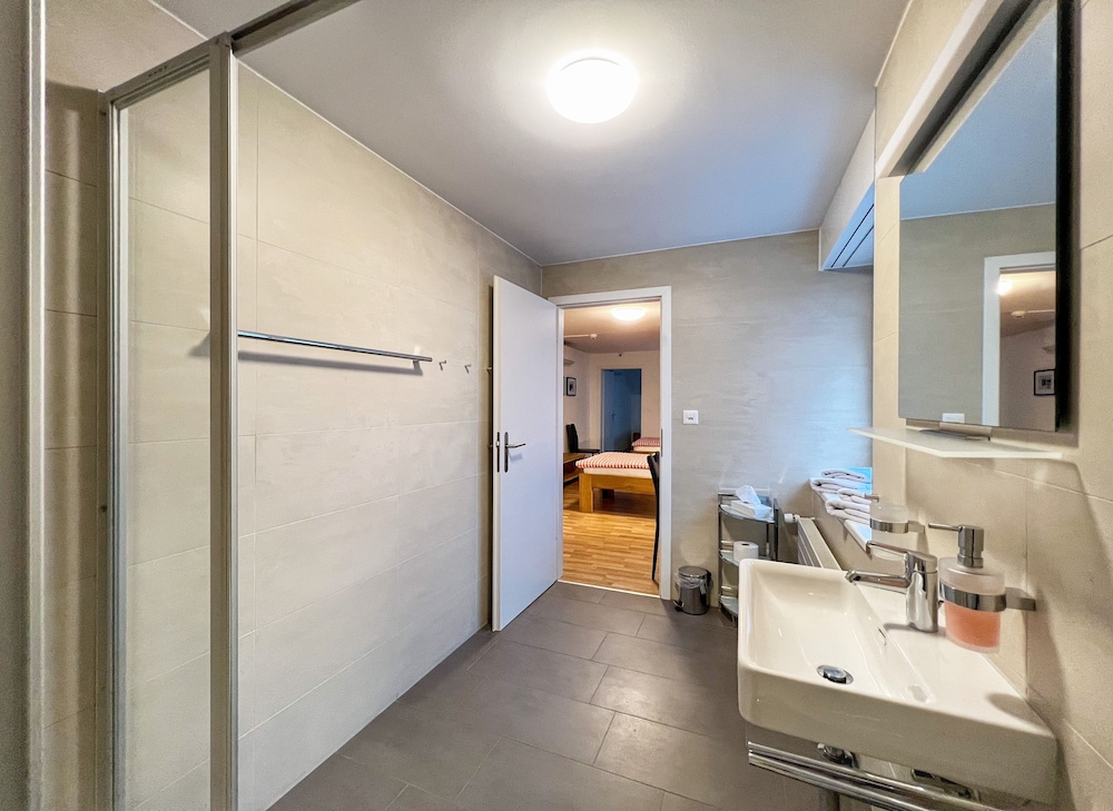 Quadruple Room - Photo 5