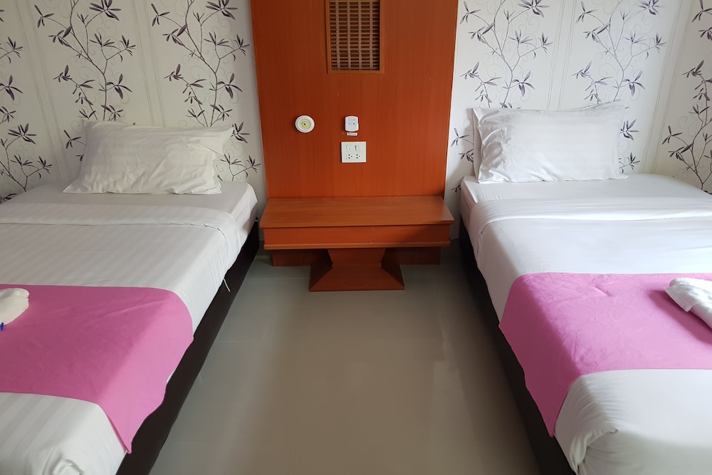 Standard Double or Twin Room photo 3