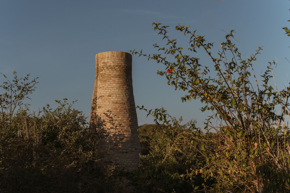 Villa - Photo 2