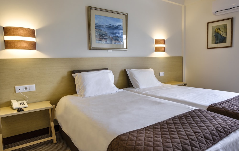 Twin Room - Photo 6