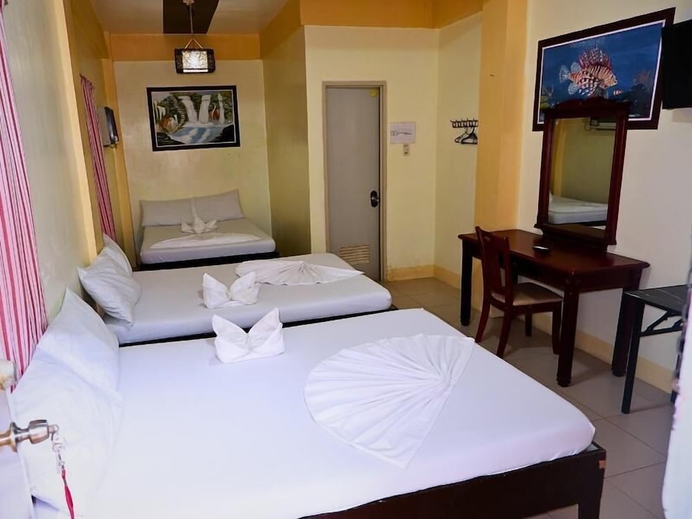 Standard Room, Multiple Beds, Balcony, Beach View photo 1