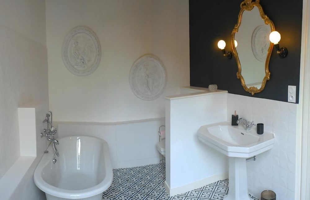 Double Room, Bathtub (Gatsby) photo 2
