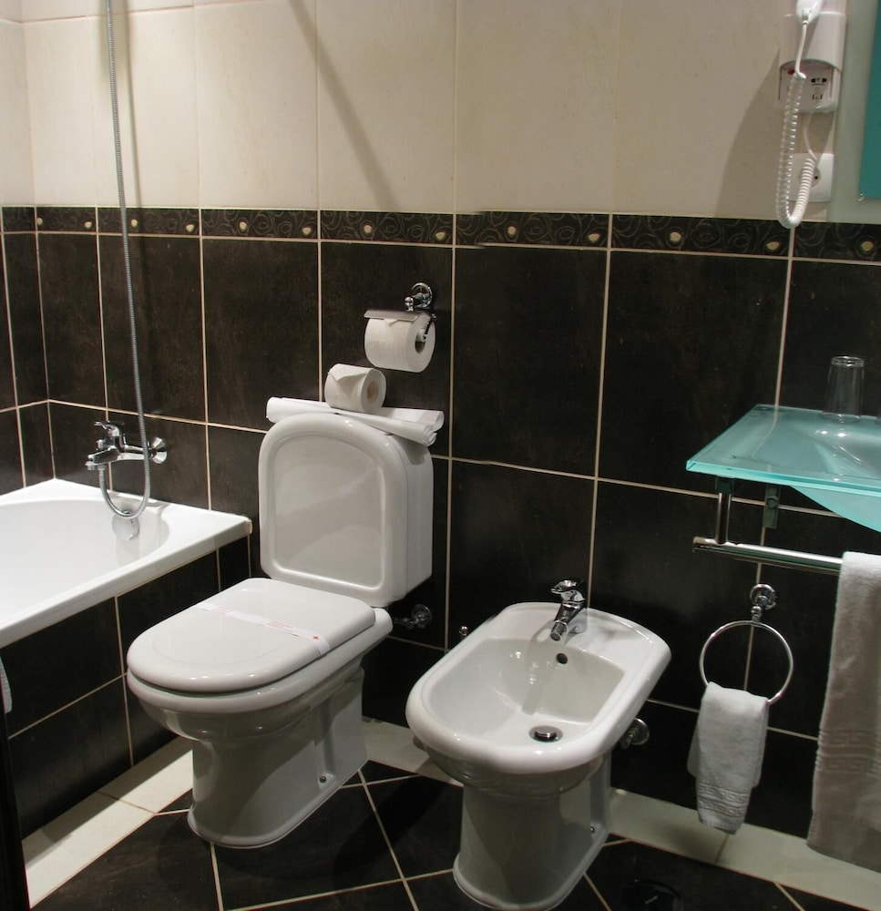 Superior Triple Room - Photo 11