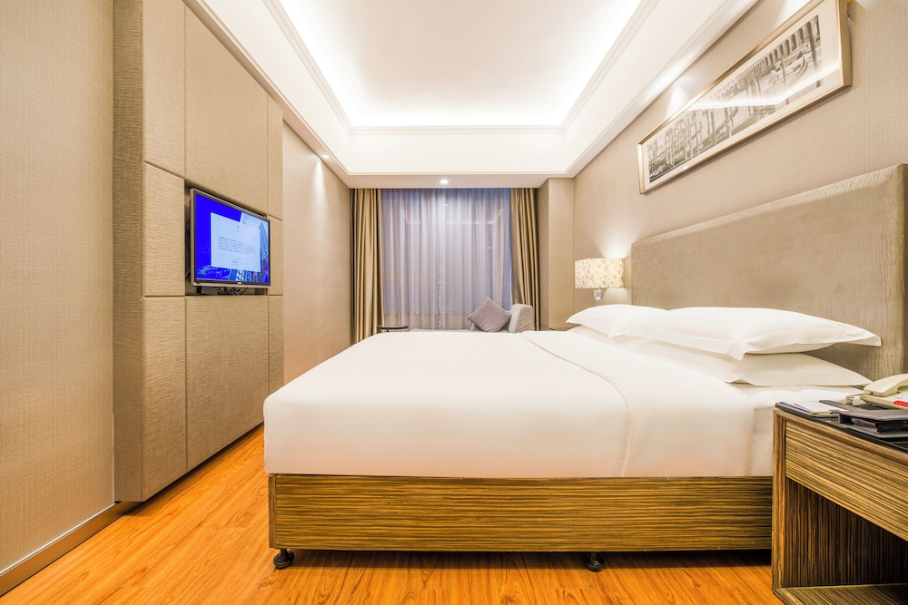 Superior Room, 1 King Bed photo 2