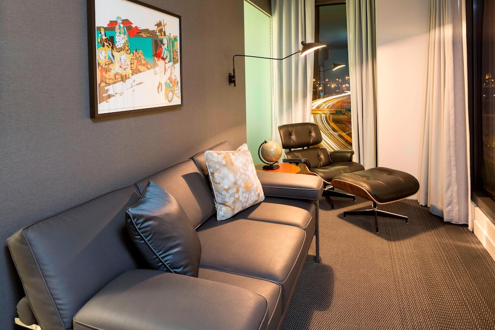 Executive Suite, 1 Bedroom, City View photo 1