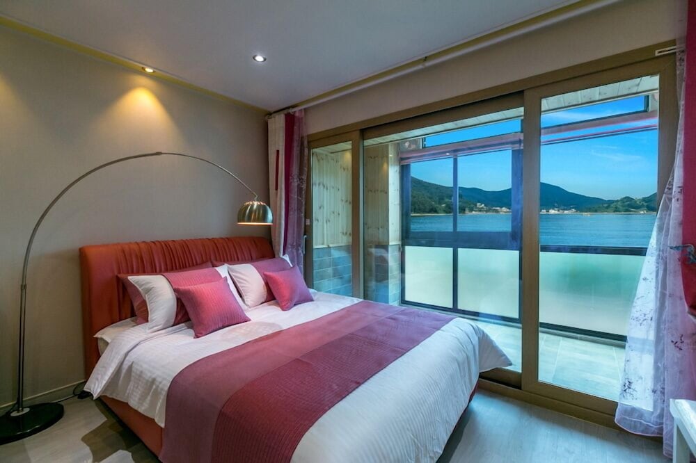 Room (Hwanghwa202) - Photo 1