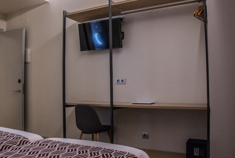 Basic Twin Room, Private Bathroom (D2C) - Photo 7