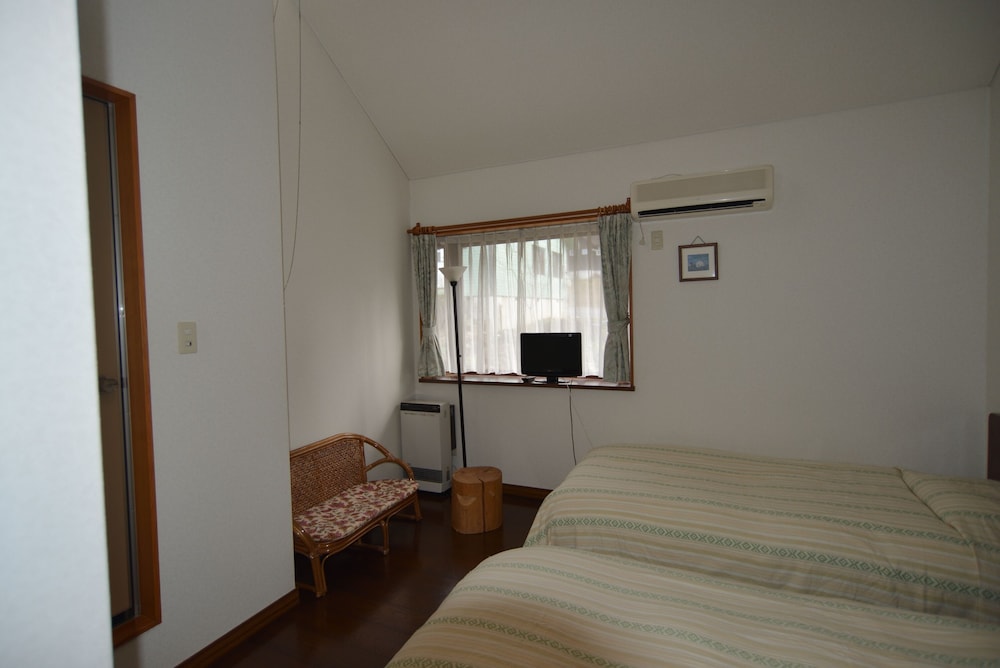 Twin Room With Loft, Non Smoking photo 1
