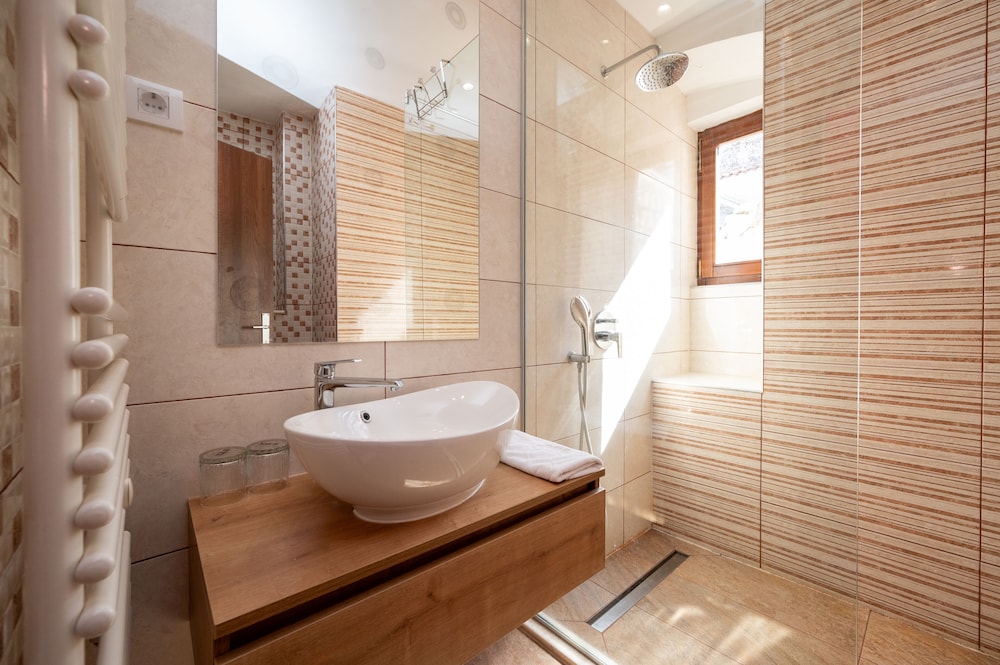 Triple Room - Photo 17
