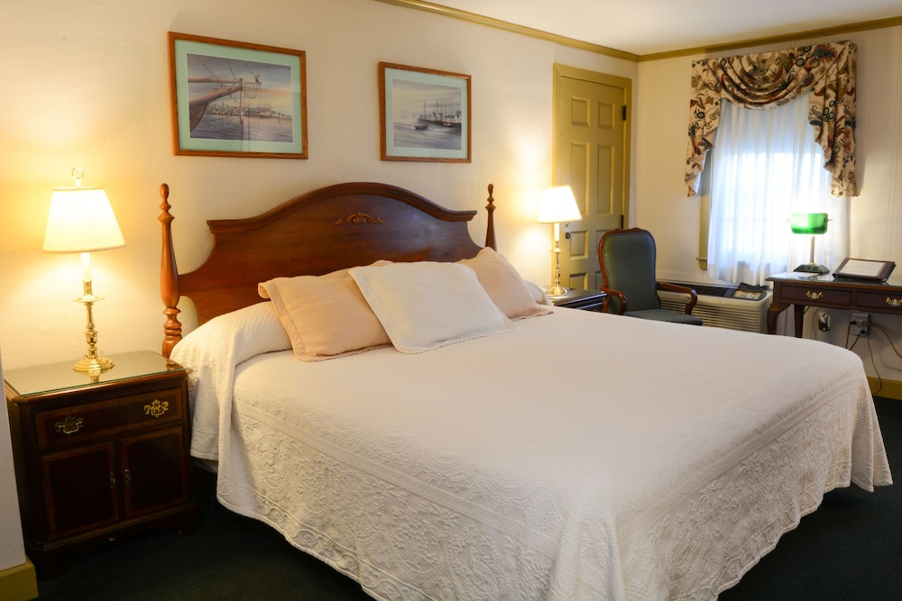Standard Room, 1 King Bed - Photo 1