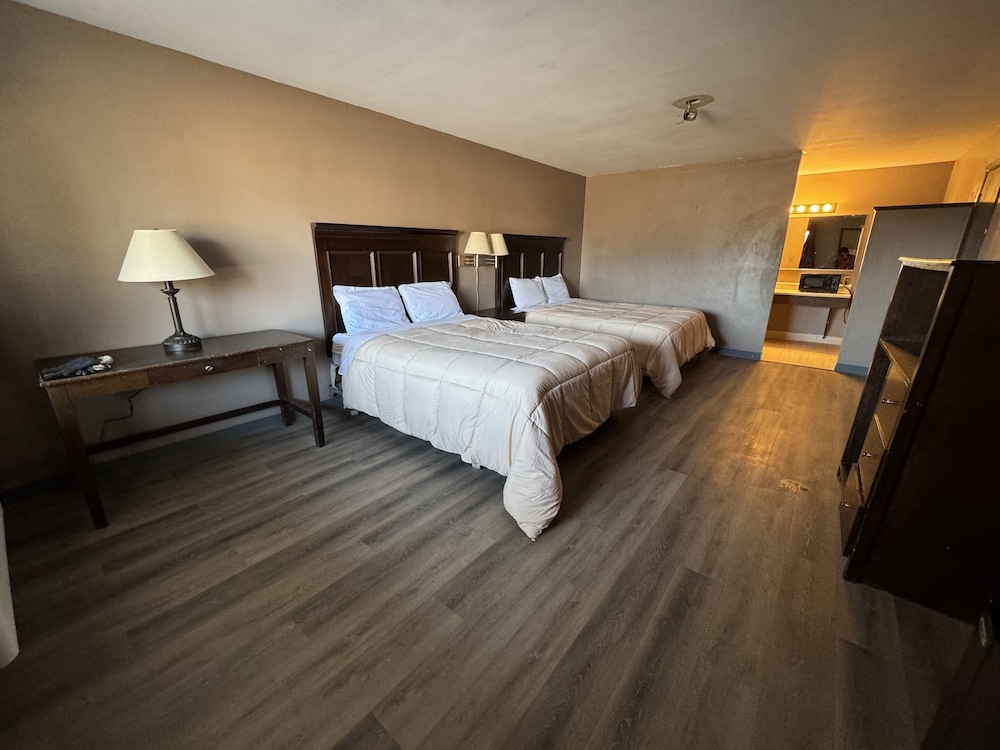 Comfort Single Room, 2 Queen Beds, Non Smoking