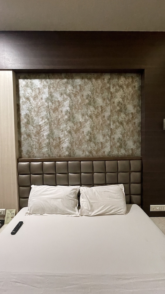 Royal Room photo 1