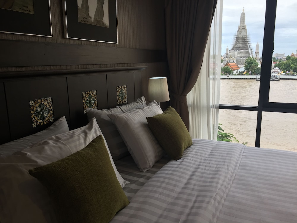 Deluxe Room, 1 Double Bed, River View, Tower photo 3