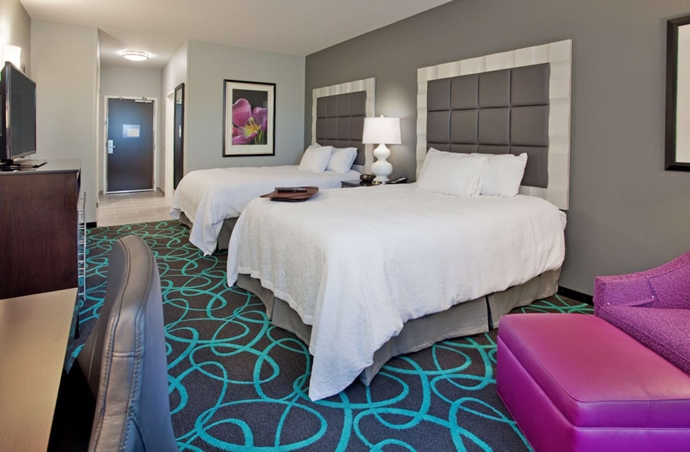 Room, 2 Queen Beds, Refrigerator & Microwave