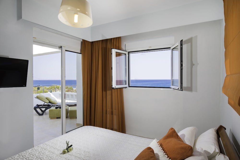 Luxury Villa, 3 Bedrooms, Private Pool, Beachfront