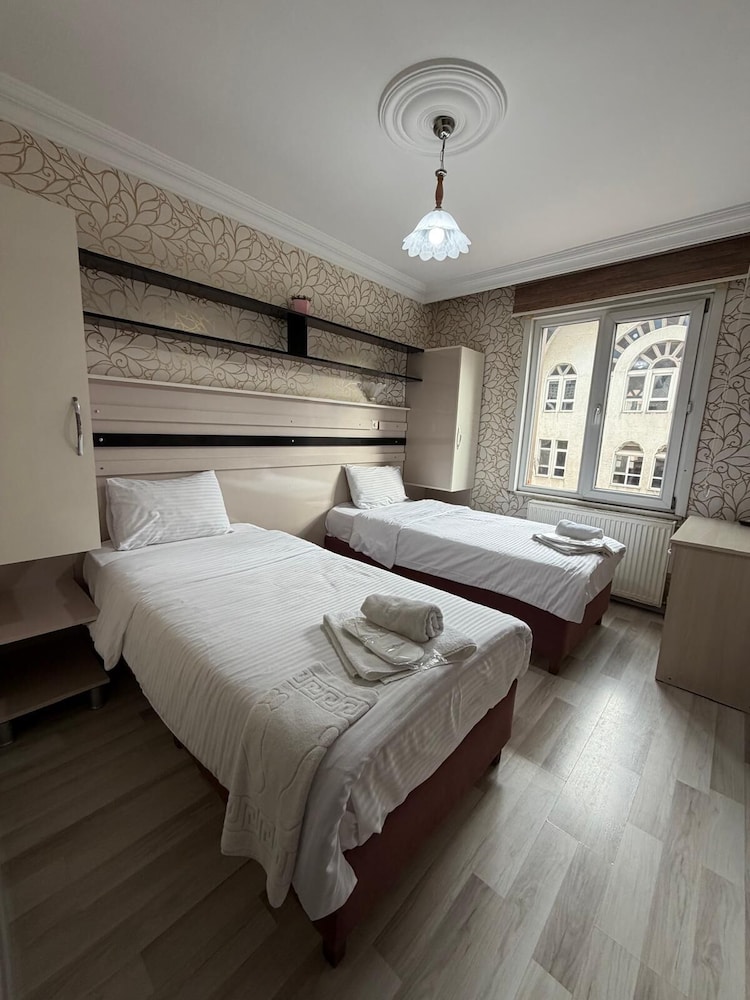 Basic Twin Room